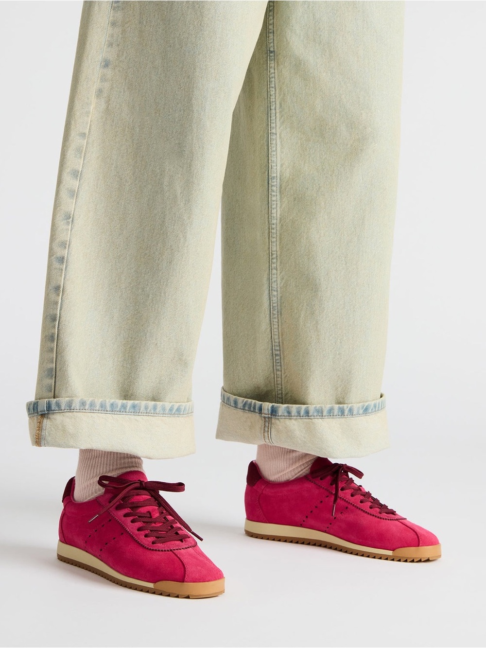 NWOT Steve Madden Hot Pink MIRAGE Low-Top Suede Sneakers